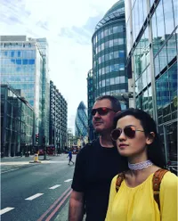 FOTO: Seru! Ini Tingkah Laku Para Seleb Dengan Ortu Bule Mereka