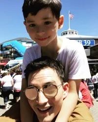 FOTO: Serunya Mike Lewis Saat Ajak Kenzo Jalan-Jalan ke Amerika