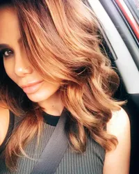 FOTO: Serupa Tapi Tak Sama, Ini Dia 'Kembaran' Victoria Beckham