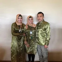 FOTO: Usai Aqiqah, Anang & Ashanty Ajak Baby Arsy Berangkat Umrah