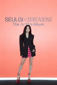 Foto Seulgi Red Velvet Cerita Soal Debut Solonya '28 Reasons', Merasa Inilah Saat yang Tepat