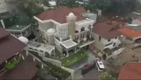 FOTO: Shanty Cagur Cantik Bak Ratu di Rumah Mewah Semegah Istana!