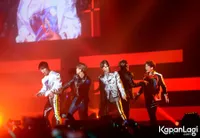 Foto: SHINee Konser di Jakarta, Ganteng dan Bikin Shawol Happy