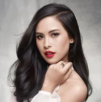 FOTO: Simple Tapi Tetap Chic, Ini Gaya Berbusana Ala Maudy Ayunda