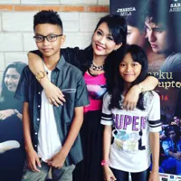FOTO: Single Parent, Ratna Listy Bahagia Bersama Dua Anaknya