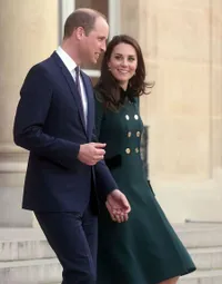 FOTO: So Sweet! Kate Middleton & Pangeran William Mesra di Paris