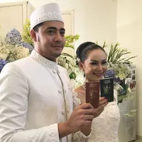 FOTO: Sosok Ganteng Suami Baru Kalina Oktarani, Ternyata Artis!