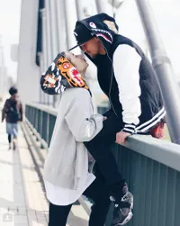 FOTO: Stylish! Kompaknya Pasangan Muda Irfan dan Jennifer Bachdim