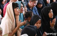FOTO: Suasana Khidmat Pengajian 100 Hari Meninggalnya Julia Perez