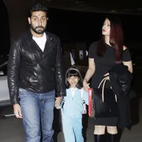 FOTO: Sudah Sekolah, Aaradhya Bachchan Makin Cantik dan Ramah!