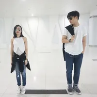 FOTO: Suka Kompakan Gaya, Bukti Jevin - Rinni Makin Lengket