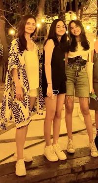 Foto Sydney dan Channella Dua Putri Cut Tary, Dekat Banget Bagai Saudara Kandung