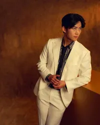 Foto Taecyeon Diduga Lamar Kekasih Viral, Pihak Agensi Buka Suara - Bantah Rumor Pernikahan Sang Bintang