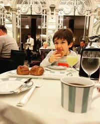 FOTO Taimur Ali Khan Genap 6 Tahun, Kareena Kapoor Bagi Foto Si Kecil yang Belum Pernah Dipamerkan