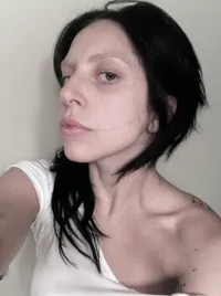 FOTO: Tak Pakai Make Up, Seleb Ini Terlihat Seperti Orang Biasa