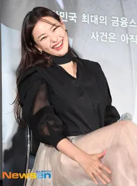 FOTO: Tampil Berani Pakai Rok Transparan, Honey Lee Gorgeous & Banjir Pujian