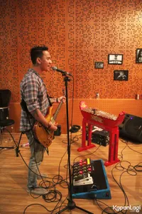 Foto: Tampil di Bosnia, V1MAST Bawa 100 Kilogram Alat Konser