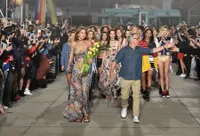 FOTO: Tampil di TOMMYLAND 2017, Gigi Hadid Jadi Bintang Utama