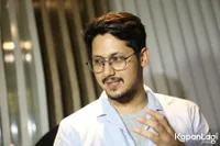 FOTO: Tanggapan Keenan Pearce Saat Ditanya Soal Pertunangan Raisa