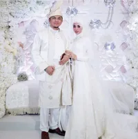 FOTO Tanpa Make-up, Momen Laudya Cynthia Bella Fitting Baju Nikah