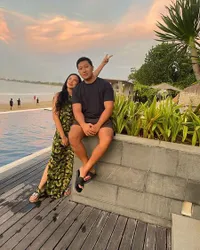 Foto Tata Cahyani Bareng Dua Anaknya, dengan Sang Putra Kayak Pacaran - Sama Si Bungsu Seperti Bestie