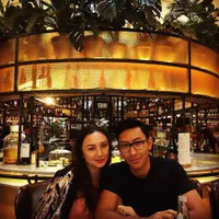 FOTO: Tata Mantan Tommy Soeharto & Anak, Romantis Bak Pasangan