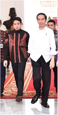 FOTO: Tegangnya Desta dan Nyta Gina Saat Berdiskusi Dengan Jokowi