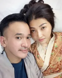 FOTO Terbaring Sakit, Sarwendah Ditemani Ruben & Dijenguk Sahabat