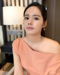 Foto Terbaru Han Ga In yang Jadi Hot Topic, Netizen Sebut Kecantikannya Harta Milik Negara