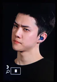 Foto Terbaru Sehun EXO dengan Rambut Baru yang Pendek Banget, Makin Ganteng?