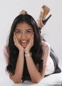 FOTO: Terinspirasi Rihanna, Lara Jebol Pasar Musik Inggris