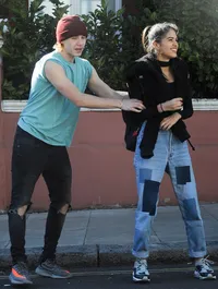 FOTO: Tertangkap Mesra, Inikah Pacar Baru Brooklyn Beckham?