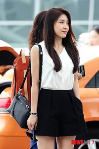 FOTO: Terungkap Tas Favorit Para Aktris Korea, Sosialita Nyata!