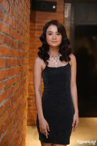 FOTO: Tetap Pede, Michelle Ziudith Hitamkan Kulit Untuk Film Ini