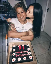 FOTO: Thalia, Putri Cantik Suti Karno Yang Akan Segera Nikah