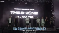 Foto THE BOYZ di Belakang Panggung Saat Konser di Jakarta, Fans Salfok Sama Bungkusan Sate