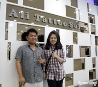 FOTO: Tidak Masalah Biaya Mahal, Tina Toon Sulam Alis Metode Baru