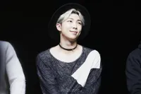 FOTO: Tren Pakai Choker, 12 K-Pop Idol Ini Tampil Begitu Memukau