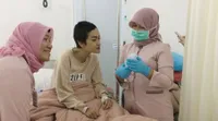 FOTO: Tubuh Makin Kurus, Jupe Masih Tersenyum Saat Kemoterapi