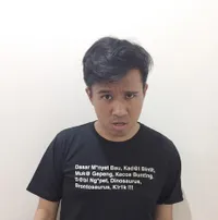 FOTO: Ubah Rambut Jadi Biru, Joshua Suherman Ternyata Fans TWICE!