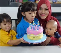 FOTO: Ultah ke 6 Sybil Anak Zaskia Mecca, Penuh Senyum Bahagia!