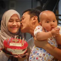 FOTO: Ultah, Zaskia Mecca Dapat Surprise Dari Suami dan Keluarga