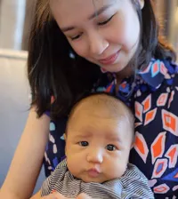 FOTO: Usia 3 Bulan, Bayi Laura Basuki Makin Unyu Menggemaskan