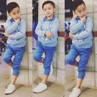 FOTO: Usia 6 Tahun, Putra Ferry Ardiansyah Bak Seorang Model Pro