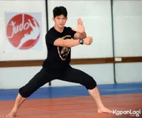 FOTO: Utamakan Keamanan, Ini Kisah Iko Uwais di Film HEADSHOT