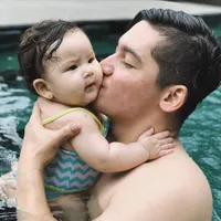 FOTO: Vechia Anak Franda & Samuel Zylgwyn Nggemesin Bak Boneka!