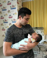 Berita Foto Verrell Bramasta : FOTO Kedekatan Verrell 