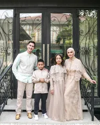 Foto Verrell Bramasta dan Putri Zulhas Rayakan Lebaran Bersama Keluarga Ivan Fadilla, Sudah Go Public?