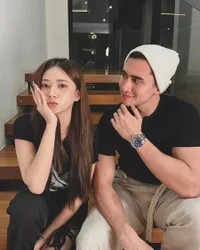 Foto Verrell Bramasta Pose Mesra dengan Livy Renata Sampai Putri Zulhas, Dikritik Sana Sini Mau - Diminta Jauhi Natasha Wilona