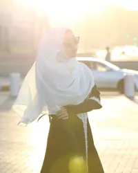Foto: Vicky Shu Umrah ke Tanah Suci Sampai Menari Cantik di India